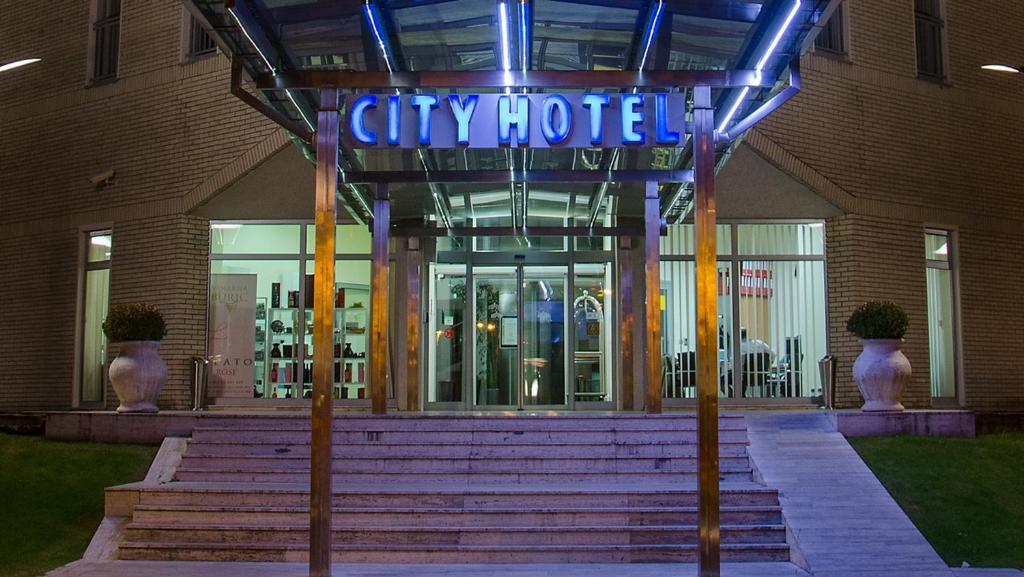 City Hotel Podgoriçe Dış mekan fotoğraf